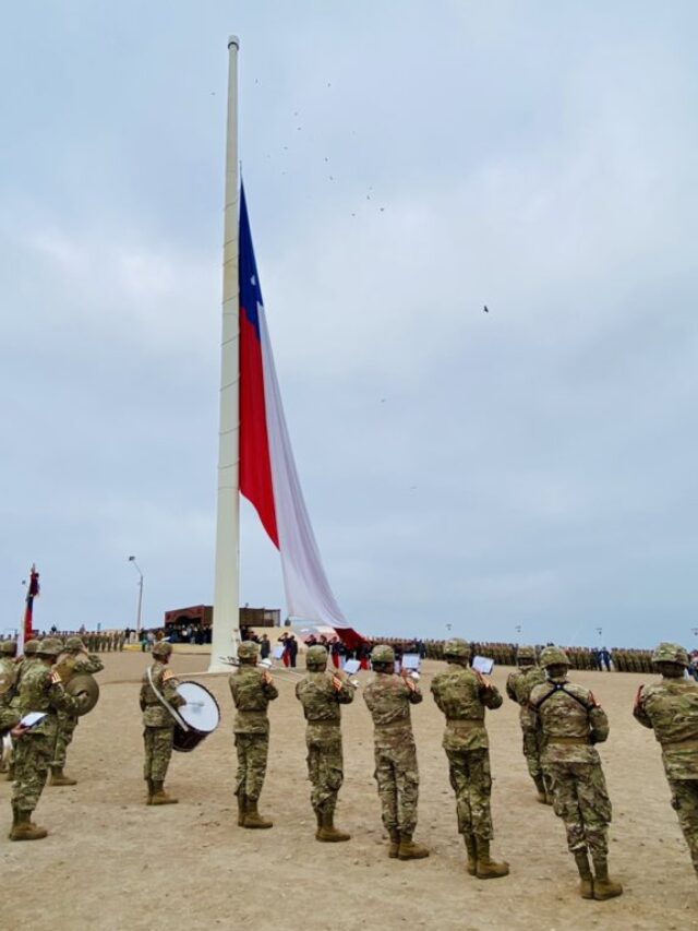 Con hizamiento de la Bandera en el Morro comenzaron las celebraciones del «Mes de Arica»